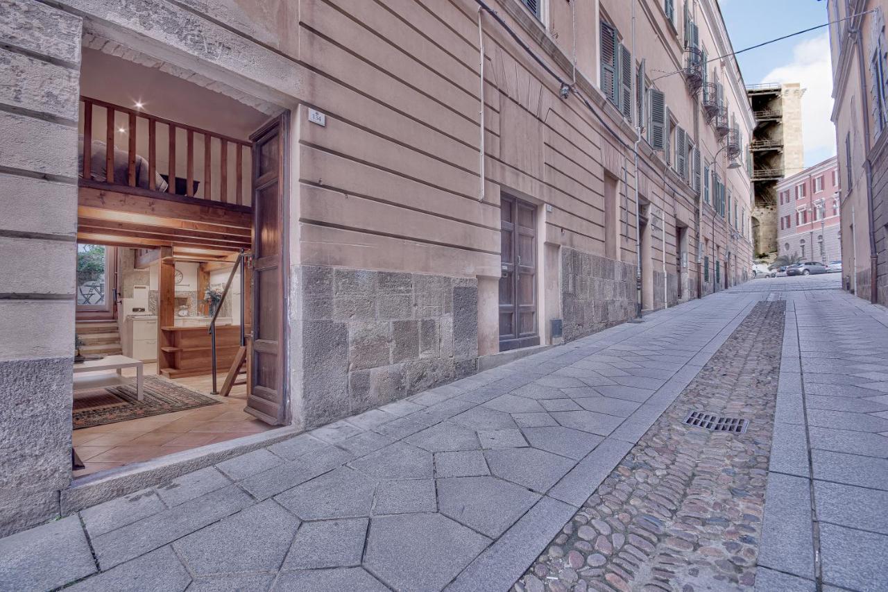 Right House - Small Garden In Old Town - Historical Castle District カリアリ エクステリア 写真